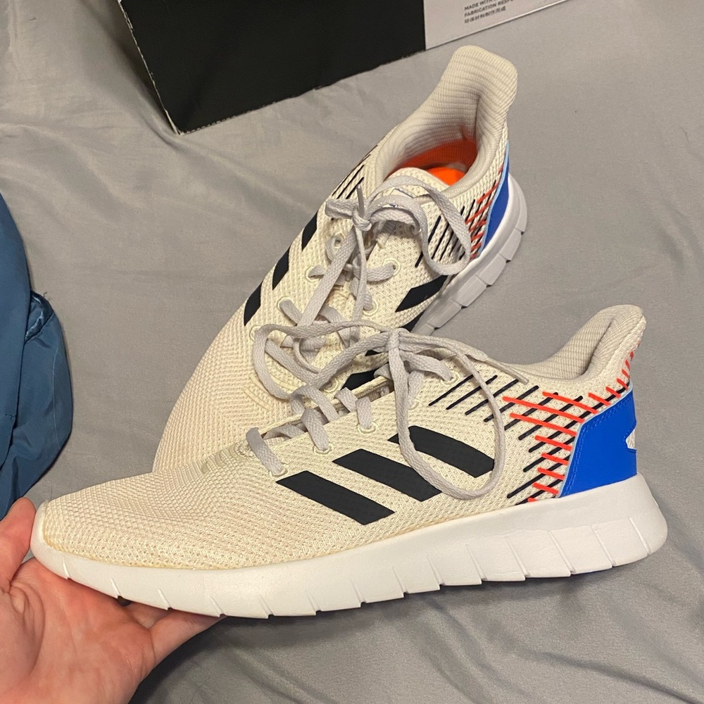 NEW Mens adidas shoes